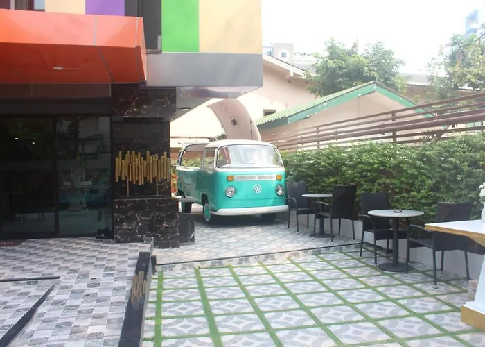 Hostel H-district Boutique Poshotel